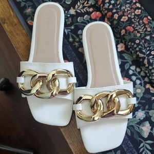 DIVA Lounge White Sandals with Gold Chain